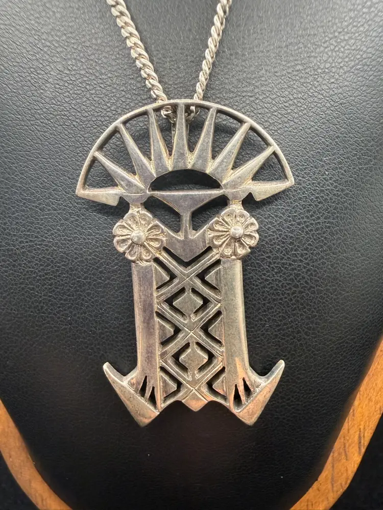 Art Deco Sterling Silver 925 Pendent And Chain