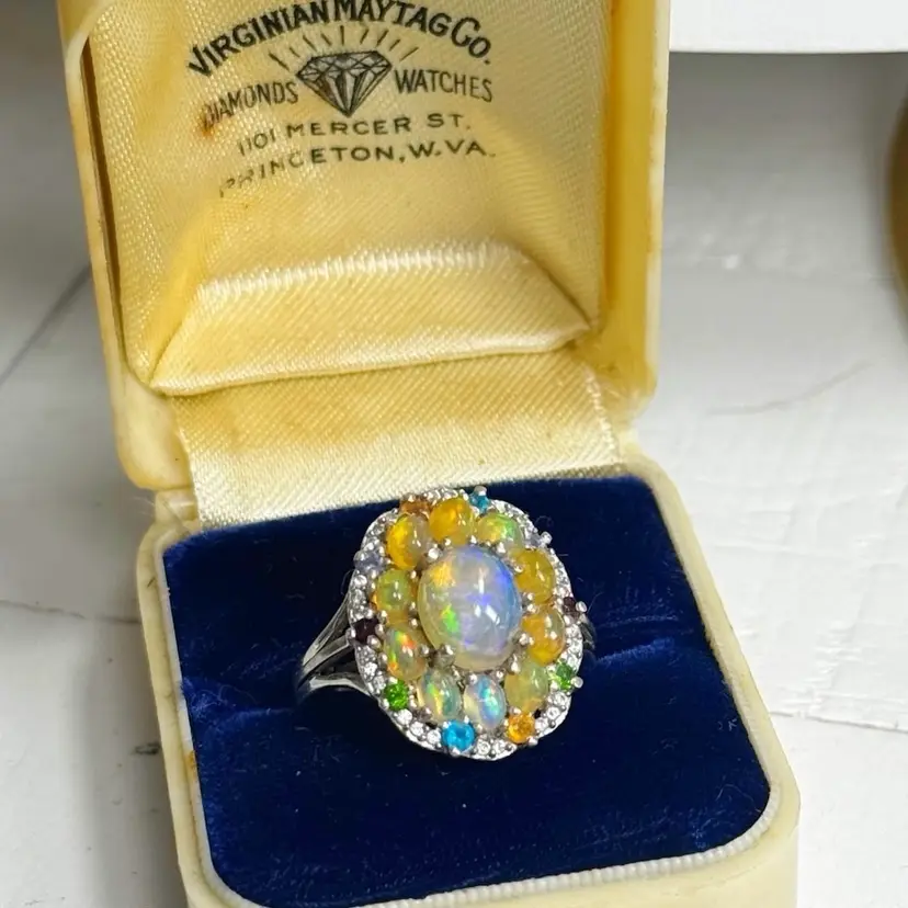 STS Sterling Flashy 11 Oval Ethiopian Opal Cluster Ring size 6