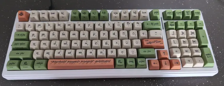 Aula F99 Wireless keyboard with Drop LOTR keycaps