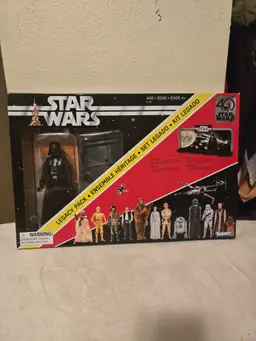 Star Wars The Black Series 40th Anniversary Legacy Pack featuring Darth Vader