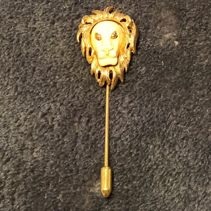 Vintage Gold-Tone Carved Lion Head Stick Pin Lapel