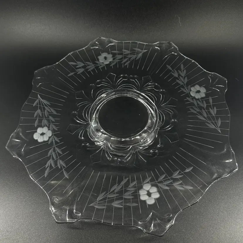 Elegant Clear Glass Etched Cake Serving Plate