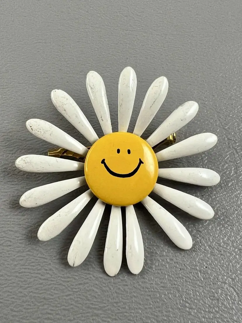Vintage Smiley Face Daisy Flower Brooch White Enamel Hippie Retro Pin 2"