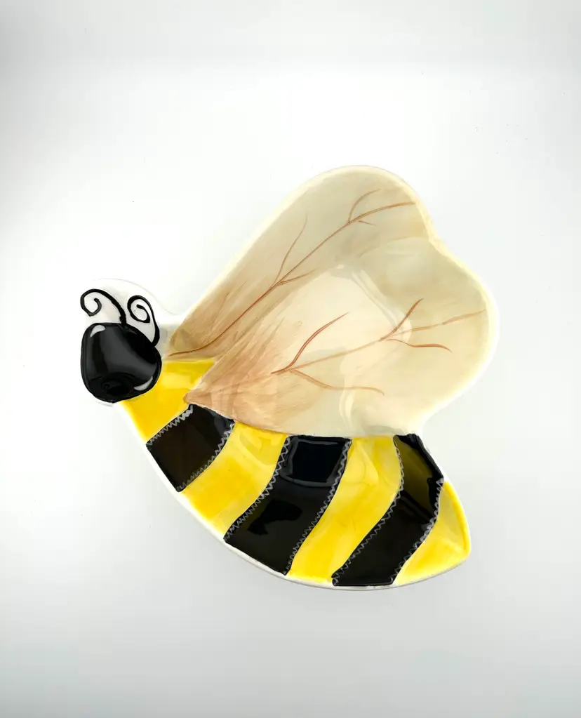 Hausenware Ceramic Bee Bowl 8”x 6.75”x 2.5”