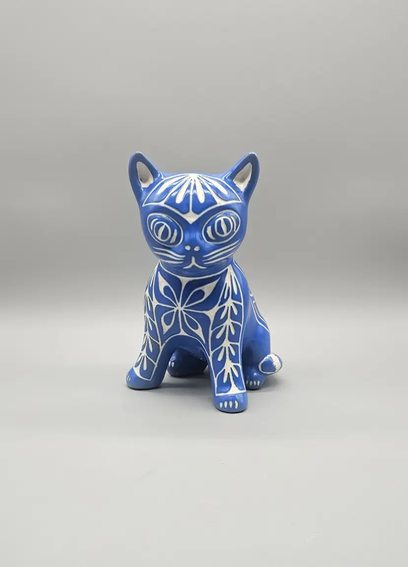 Vintage Pablo Zabal Signed Blue And White Folk Art Ceramic Cat Chile
