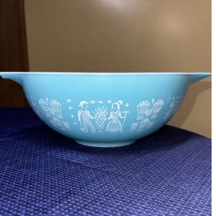 Pyrex Amish Butterprint Cinderella Mixing Bowl 444 4QT Turquoise Nice