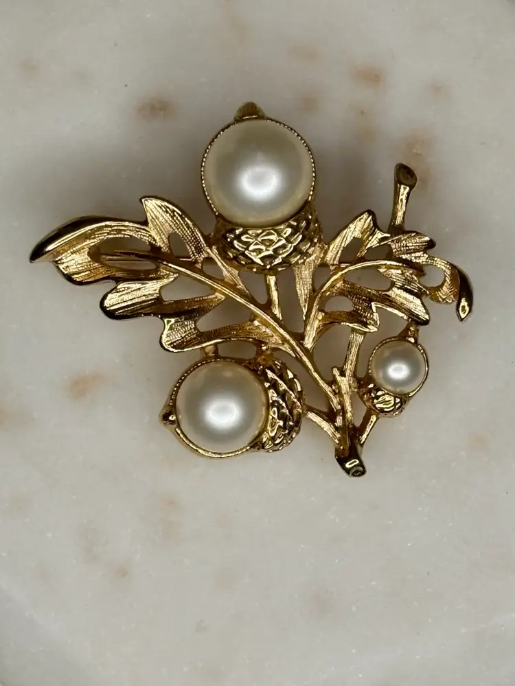 Vintage 3 Gold Tone Brooches Gerry’s Wreath, Avon Green Gem & Avon Pearl Acorn