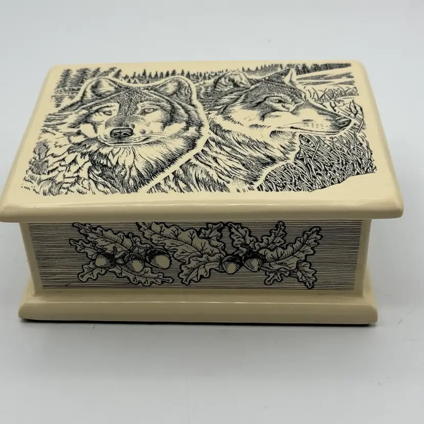 Vintage Trinket Box Wolves Wilderness Scene Heavy Resin