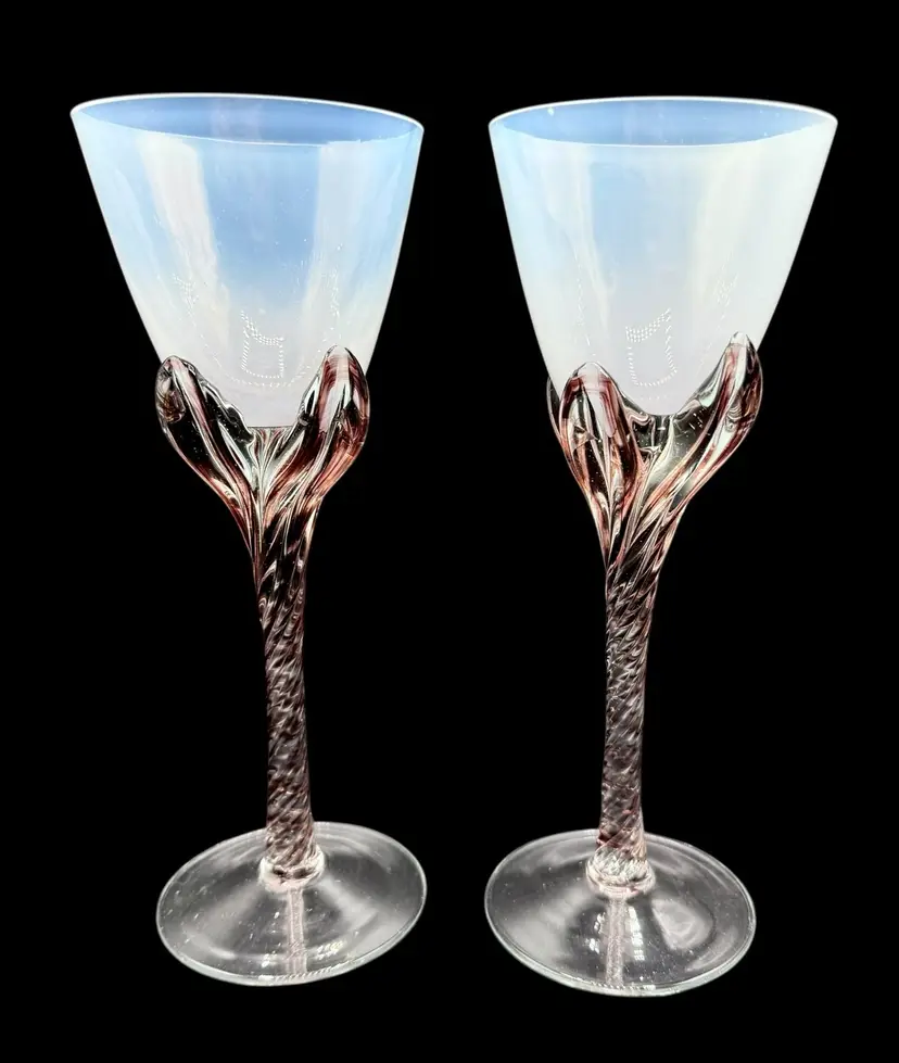 Set of 2 Vintage Hand Blown Opalescent Wine Glass Amethyst Purple Twist Stem 8”