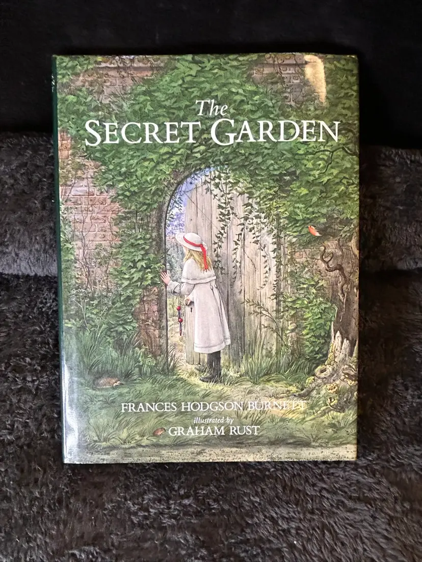 Secret Garden by Frances Hodgson Burnett 1986 Edition Printed And Bound In Spain