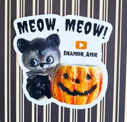 enamor_amie merch "Halloween Meow" Sticker
