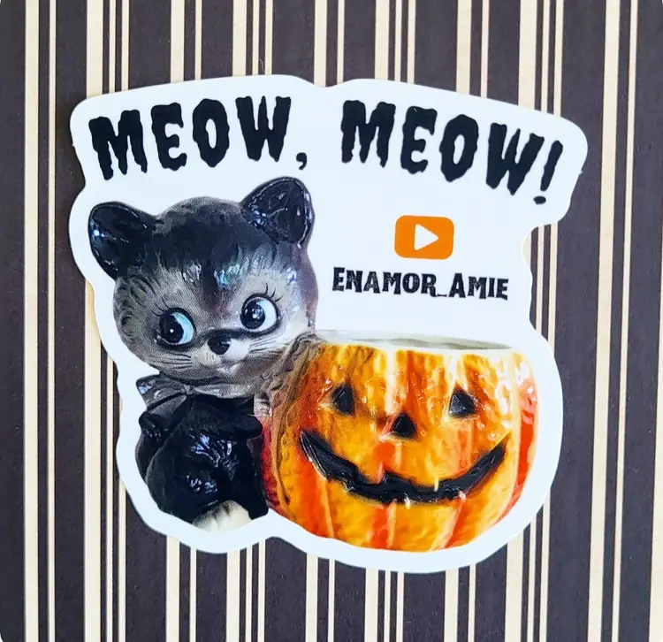 enamor_amie merch "Halloween Meow" Sticker