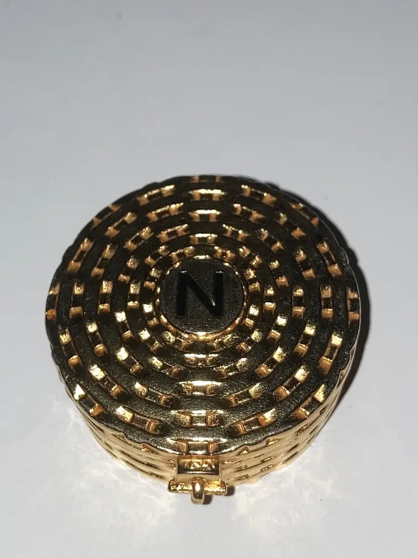 Vintage Gold Tone Pill Box! 2β Diameter x 3/4β Tall! Made By Norell!