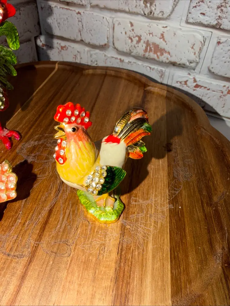 Trinkets boxes of Roosters  READ