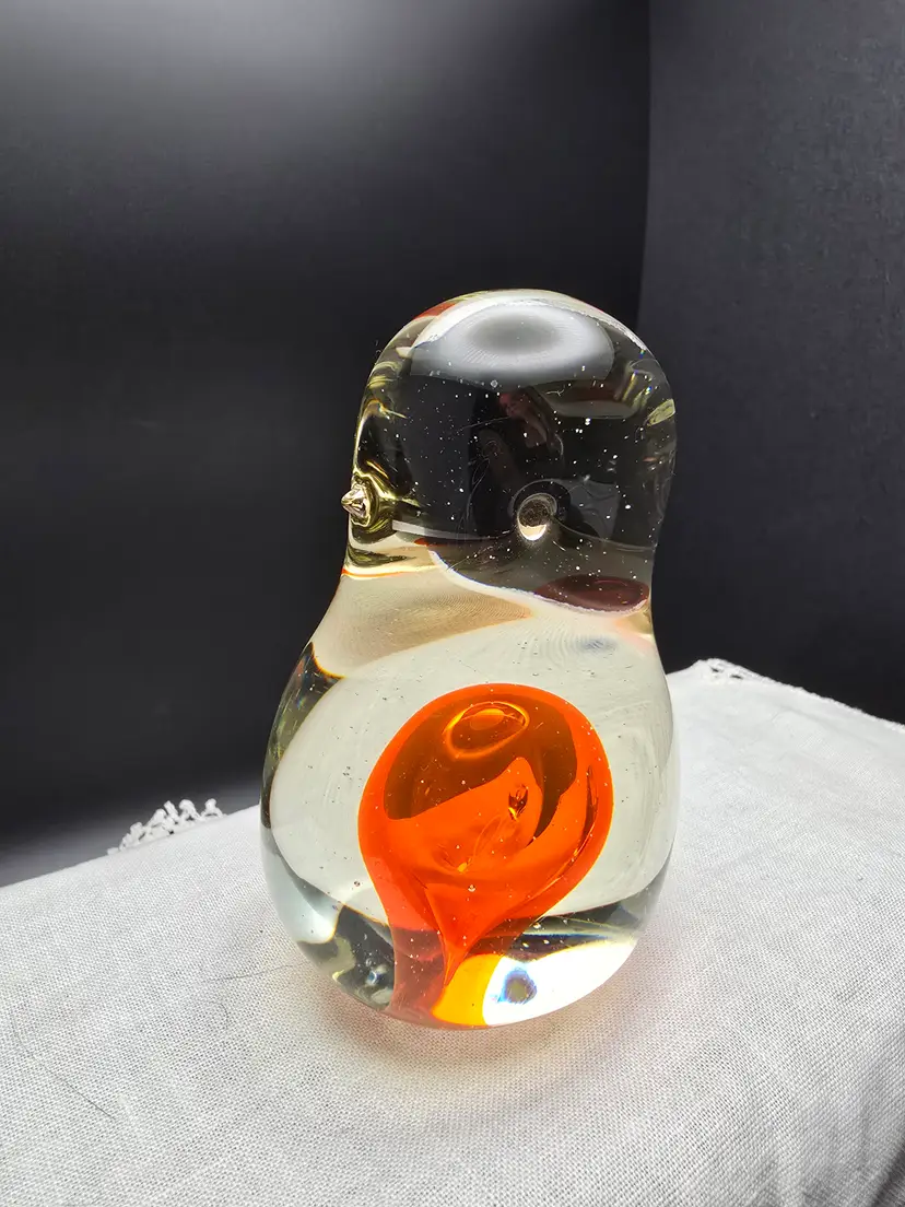 Vintage Art Glass Dirpy Chubby Bird Paperweight