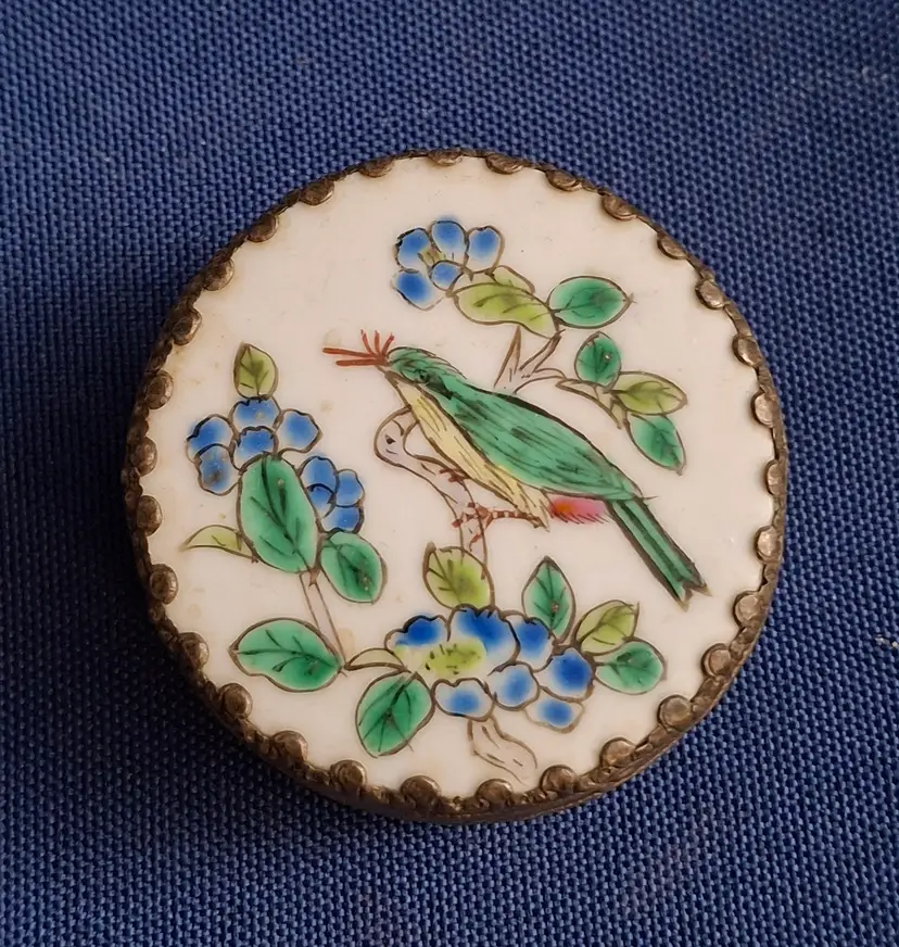 602 Vintage Chinoiserie Oriental Bird Compact – Hand-Painted Floral Scene