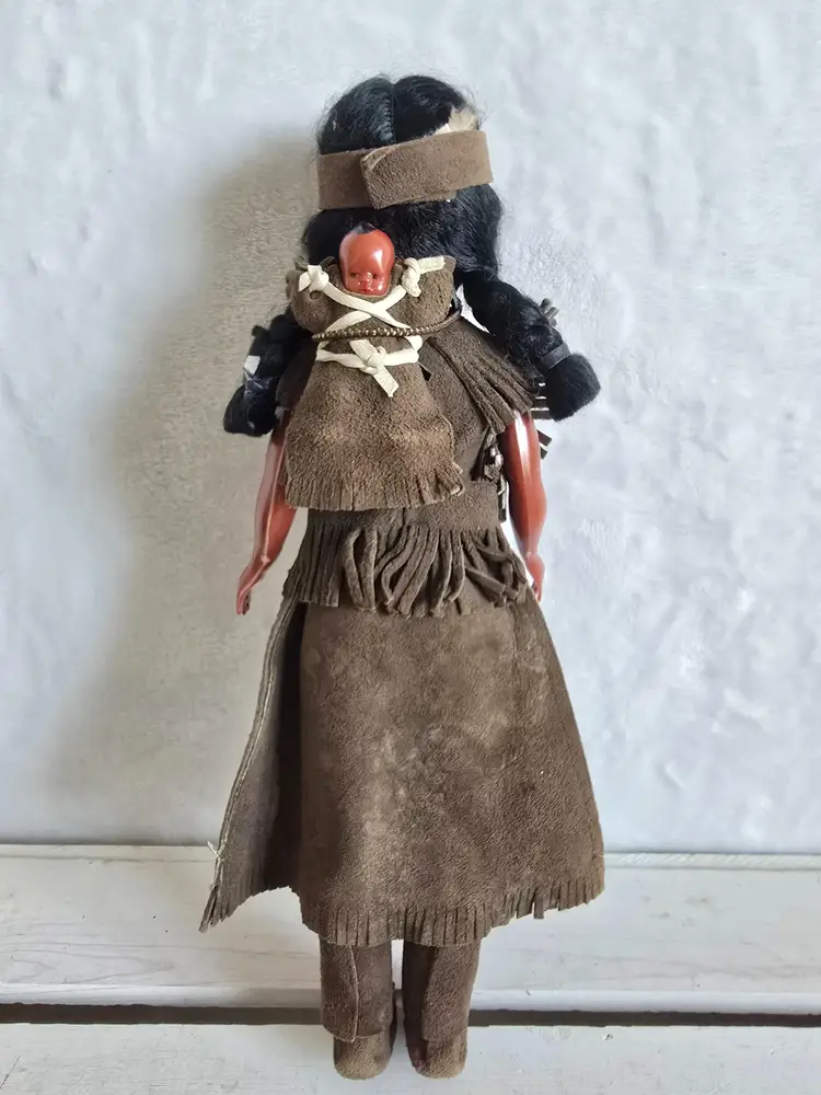 Vintage70s Native American doll with baby on back plastic suede dress sleepy eyes