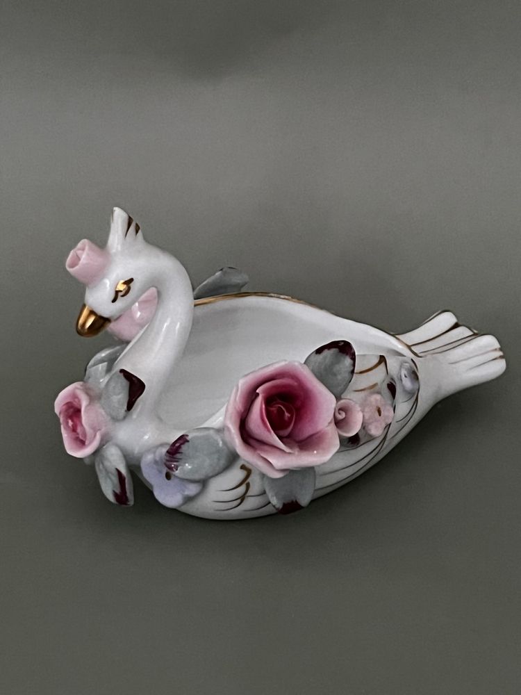 Lefton China Swan Applied Roses Leaves Jewelry Trinket Dish Made in Japan 4”