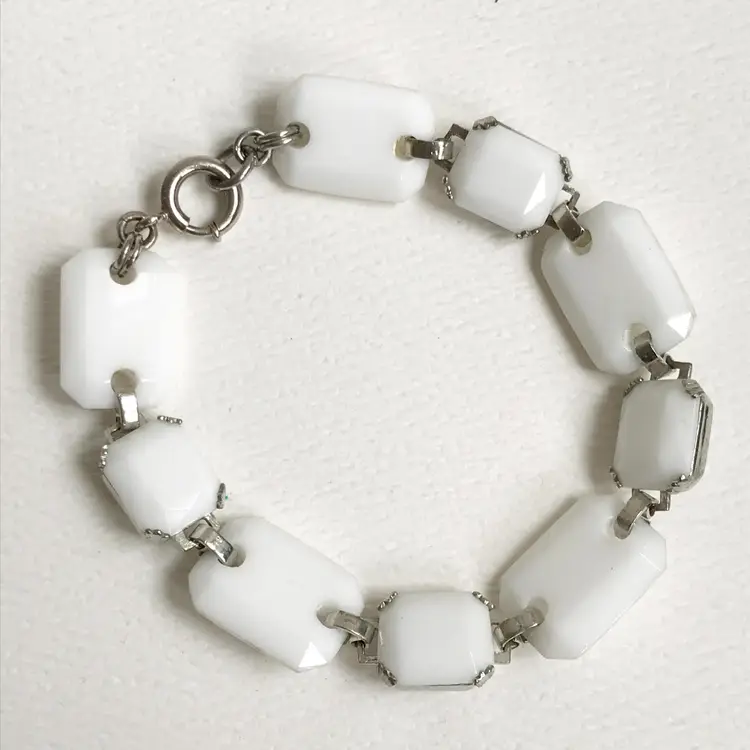 Vintage Faceted Milk Glass? Silver Tone Link Bracelet