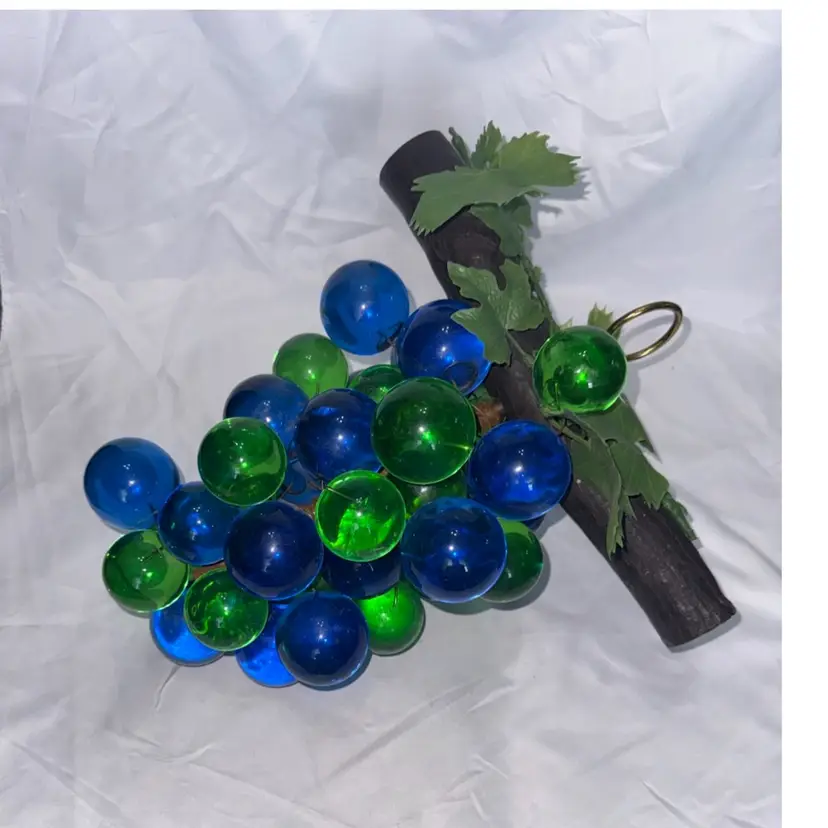 VTG Large Lucite Grape Bunch