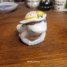 Winking frog pomander