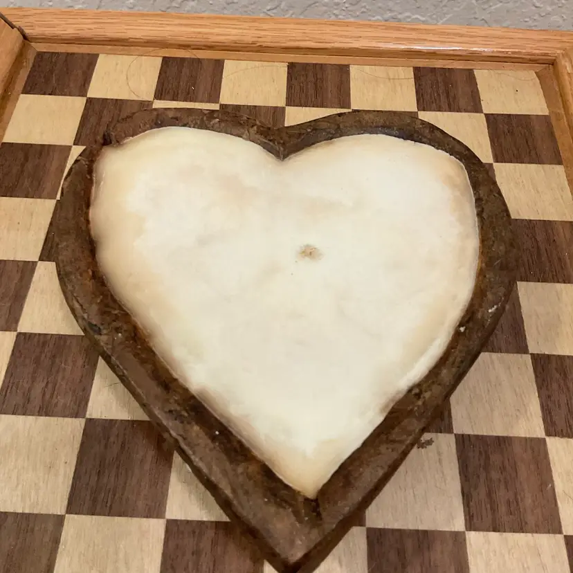 Candle Filled Heart Shaped Dough Bowl - Sweet Tobacco Scent