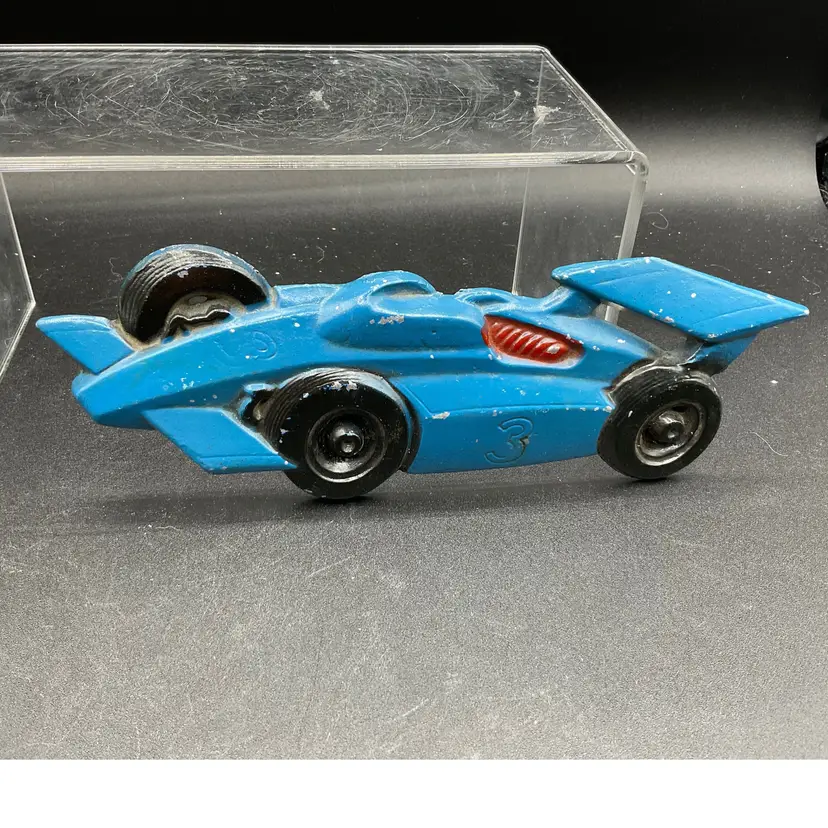 Vintage Race Car 3d Cast Metal Wall Decor