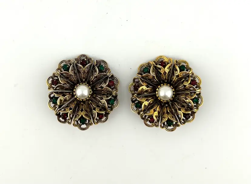 Vintage Gold Tone Filigree Clip-on Earrings 1.5”