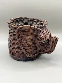 Small Wicker Elephant Planter With Plastic Insert 4”
