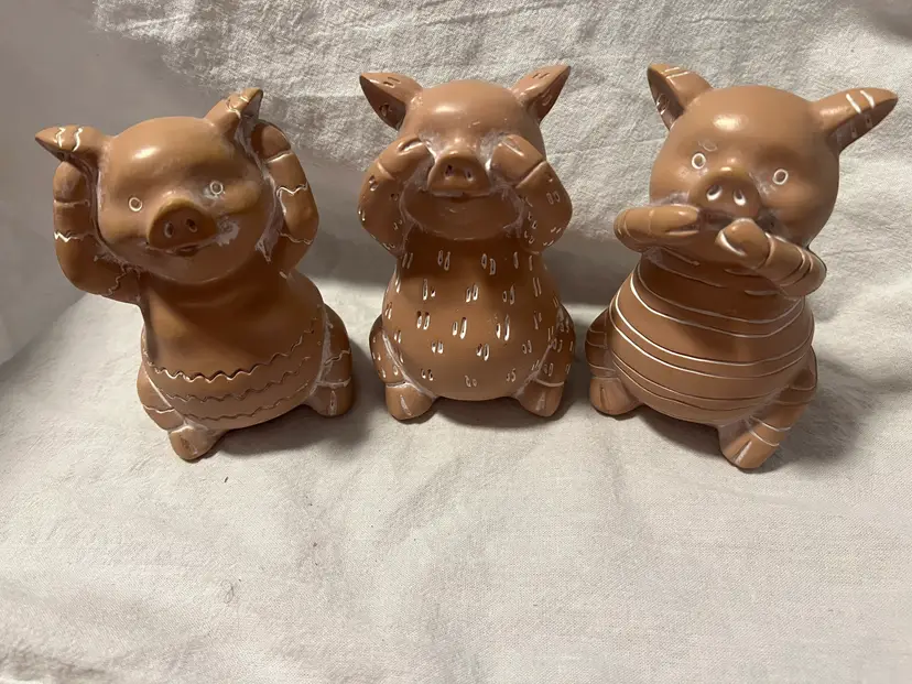 Farmhouse County - See no Evil, Hear no Evil, Speak no Evil Piggies Pigs Piglets (set)