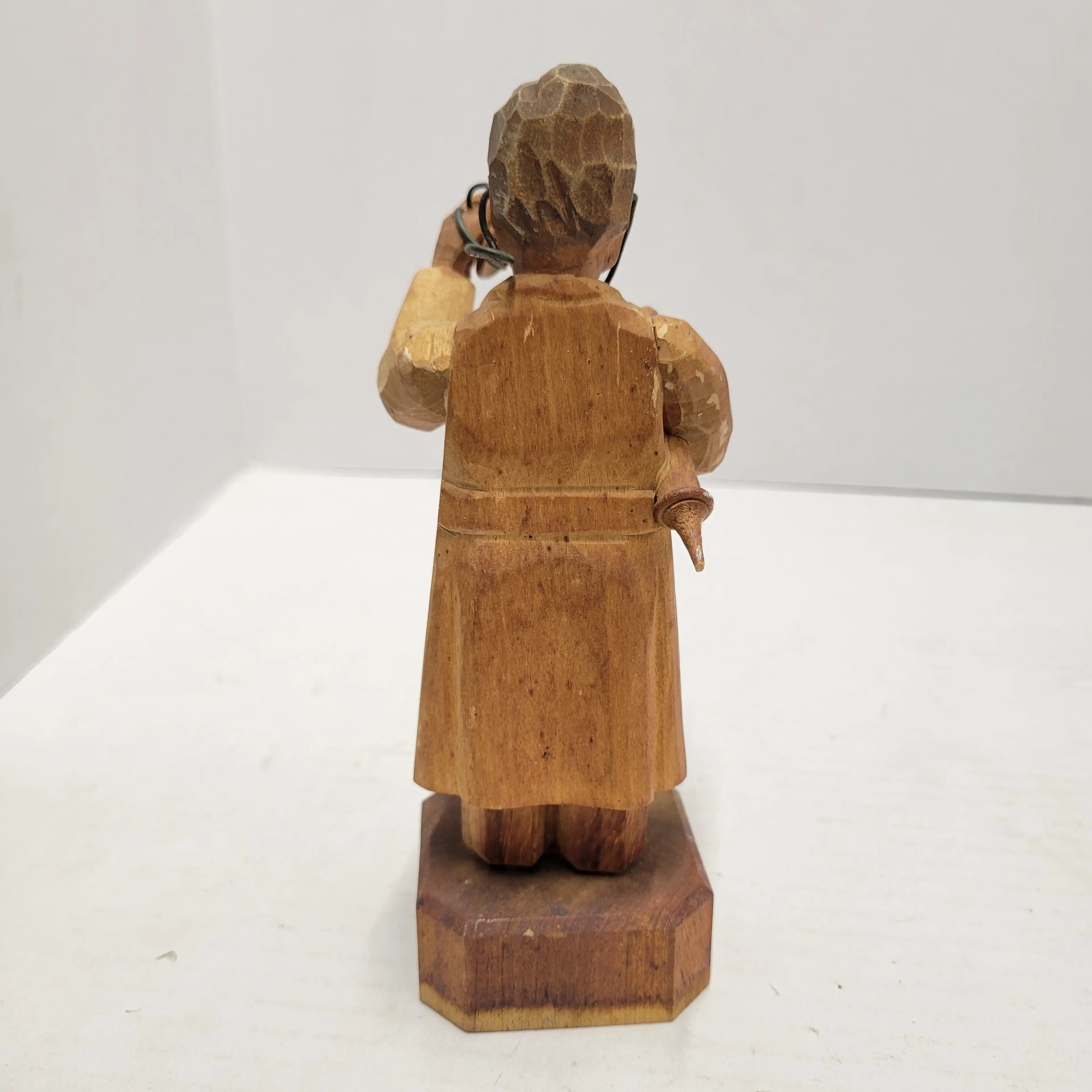 Image 3 of 8