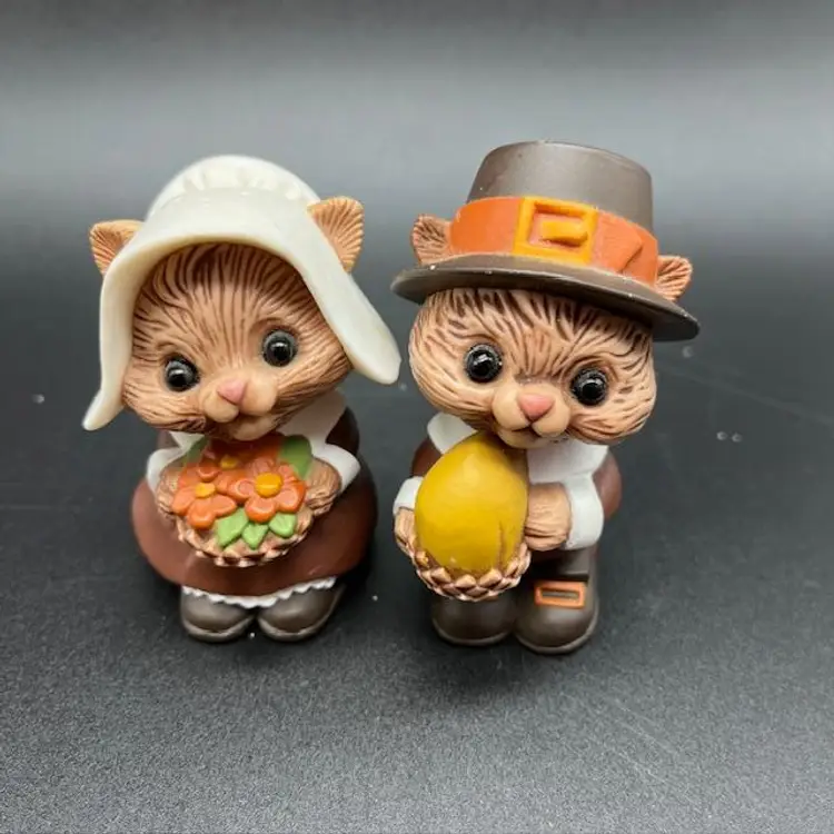 1980s Hallmark Thanksgiving Chipmunk Salt & Pepper Shaker Pilgrim Pair
