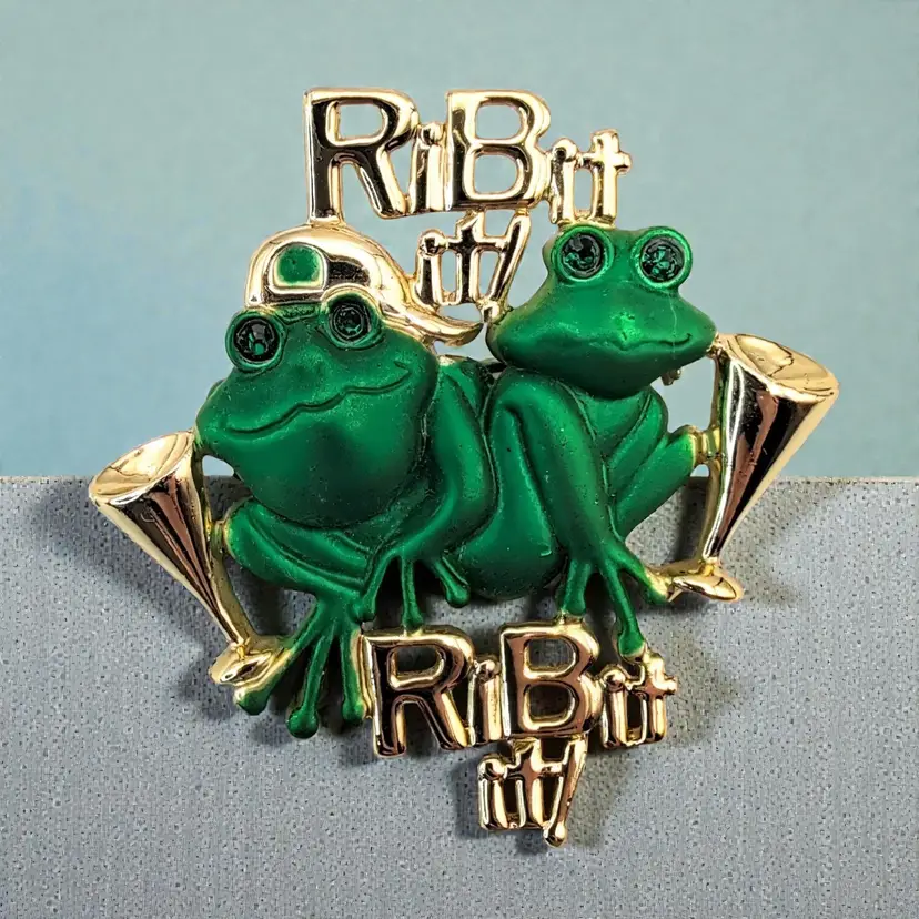 Frogs Happy Pair w/ Champagne Glasses Ribit Gold Tone Danecraft Pin Brooch
