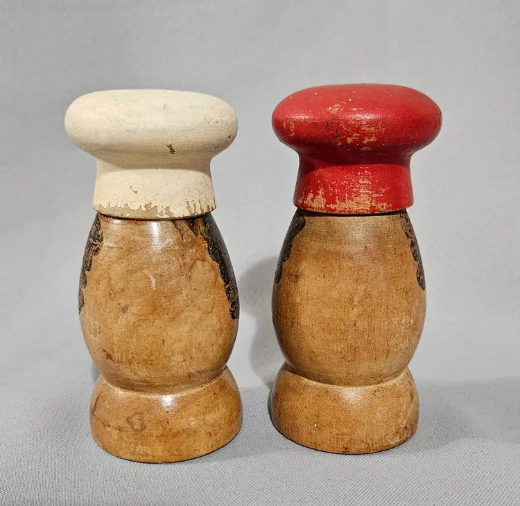 Ucagco Wooden Anthropomorphic Chef Salt And Pepper Shakers
