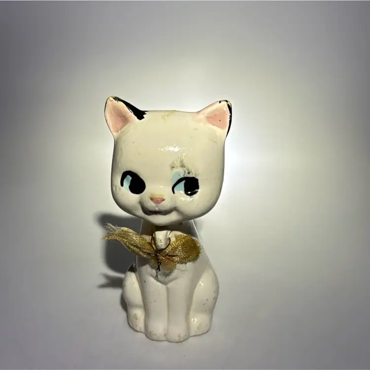 Small Little White Kitty