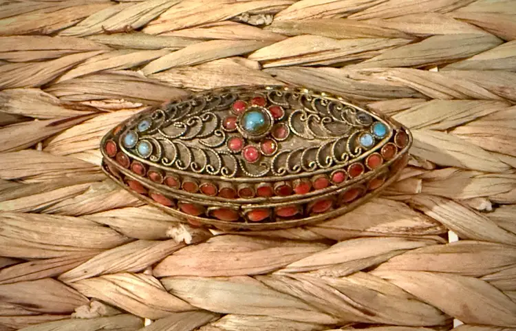 VINTAGE BRASS & STONE INLAY TRINKET BOX
