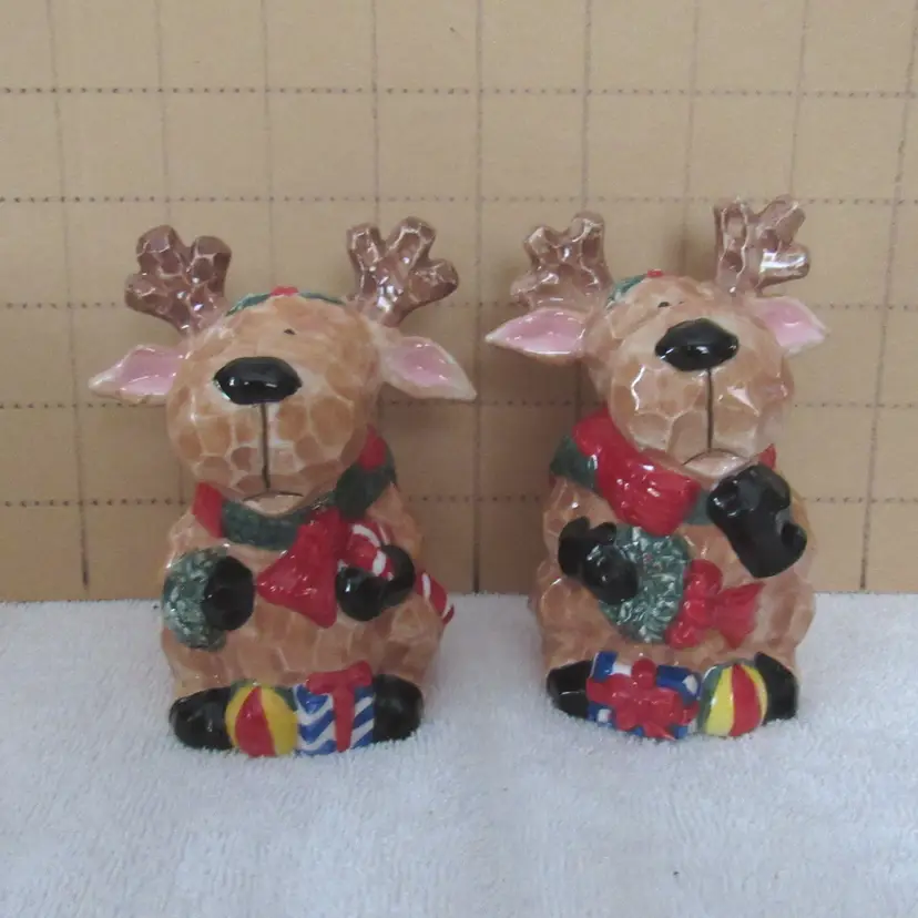 VTG Christmas Reindeer Salt & Pepper Shaker Set