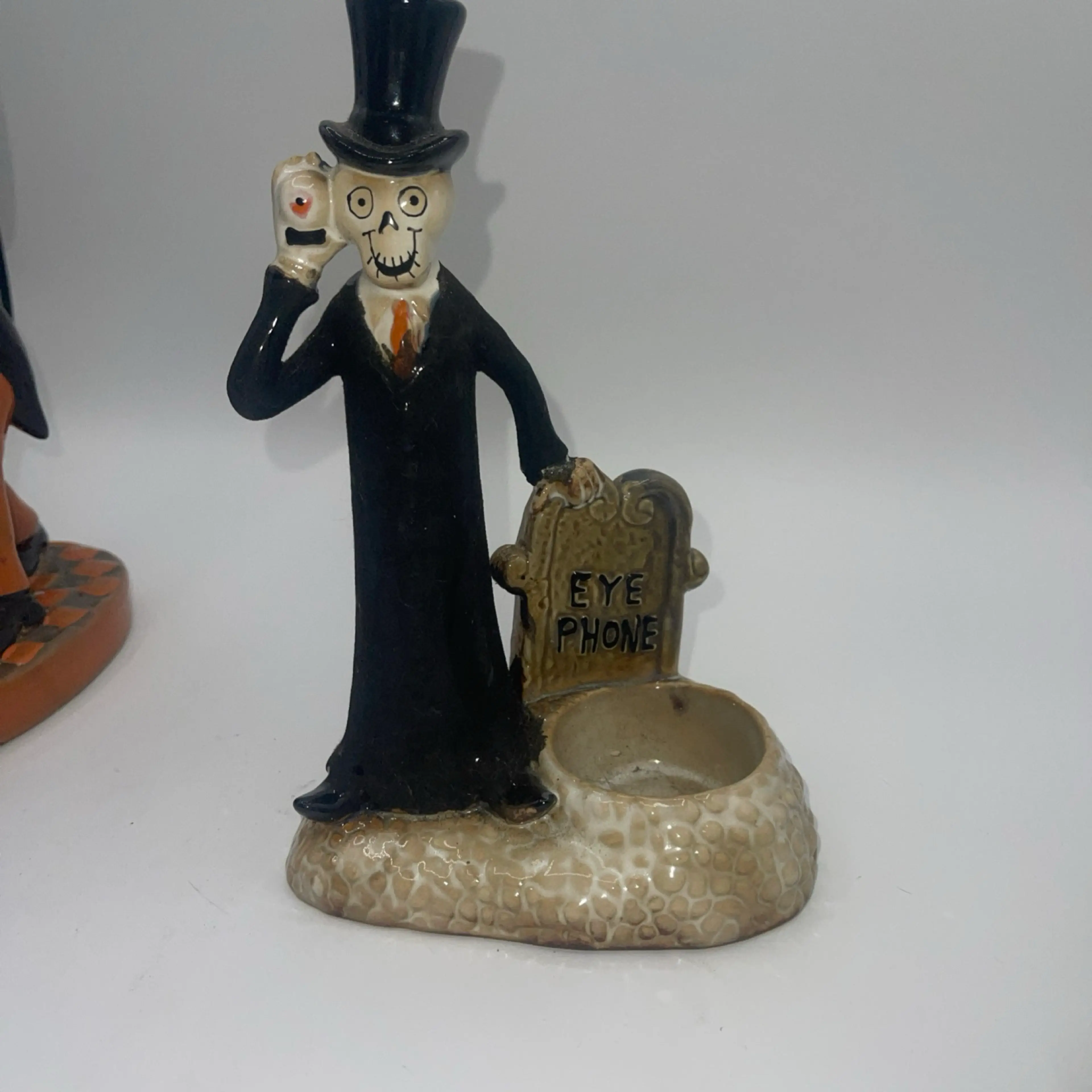 Image 2 of 8