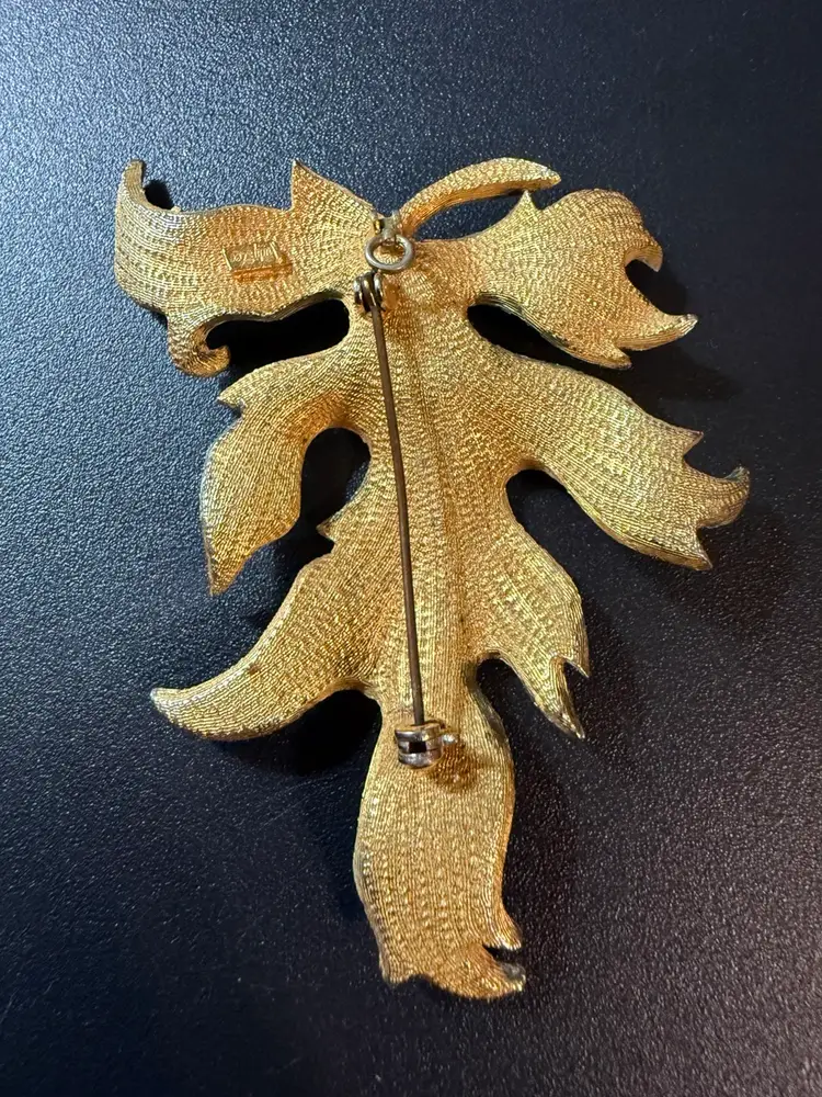 Vintage Judy Lee Leaf Brooch