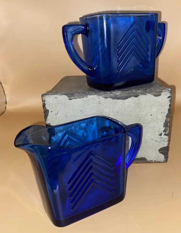 Gorgeous COBALT BLUE Creamer and Sugar 💙 ~ Vintage Hazel Atlas Glass ~ Chevron Pattern