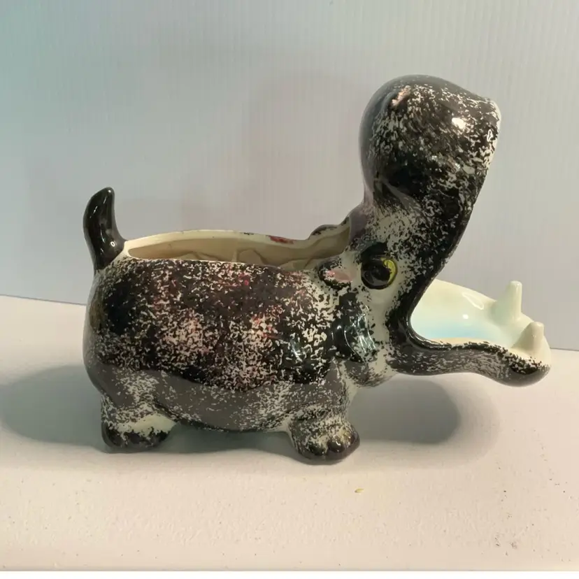 001 Rubens Japan Open Mouthed Hippo Planter