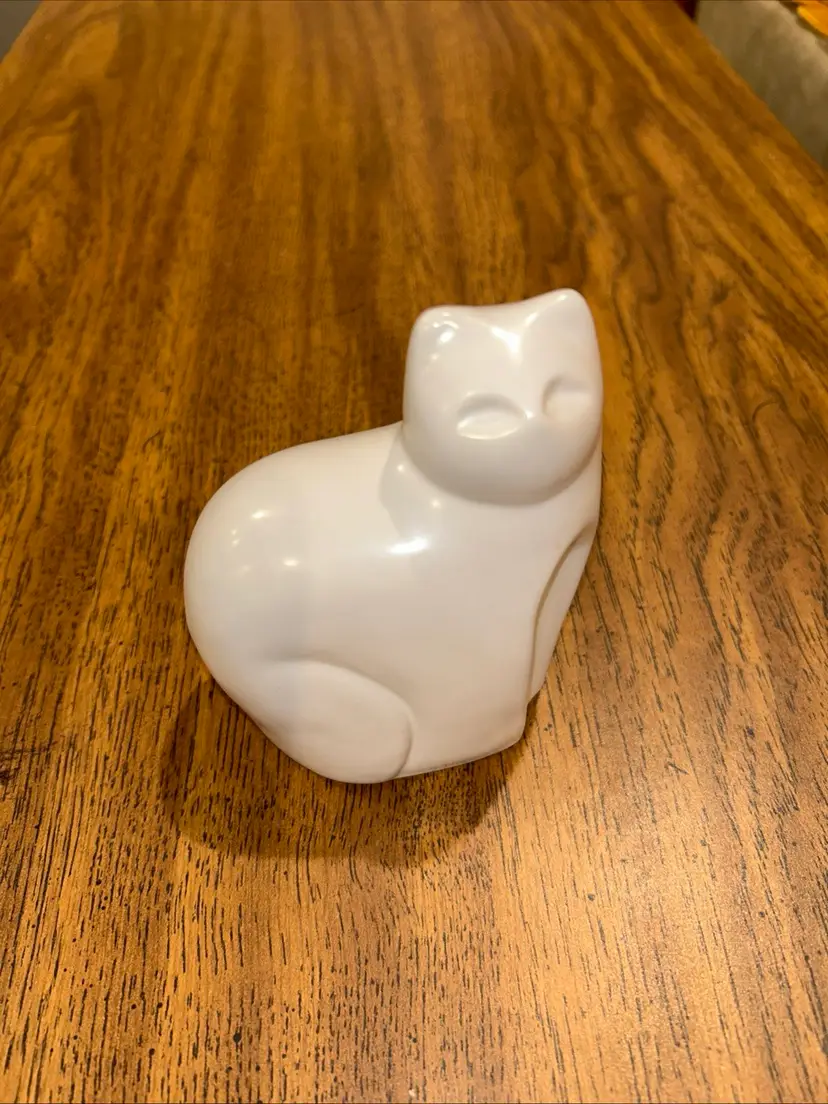 White Cat Nesting Ceramic Figurine Unmarked Missing Black Kitten