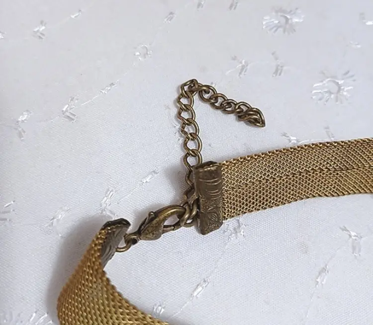 Vintage gold mesh rose choker / necklace