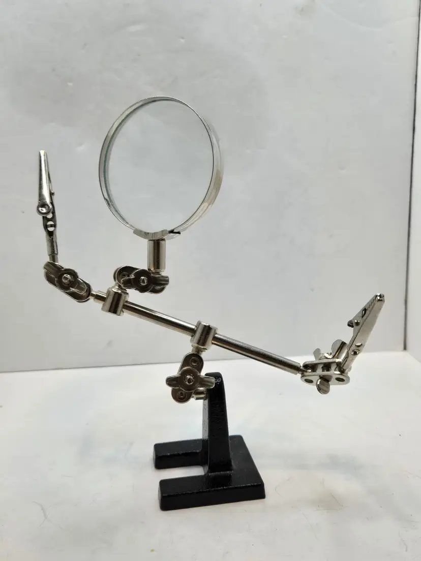 Helping Hands Tool with Magnifying Glass & Adjustable Alligator Clips – Third Hand Soldering/Craft Station