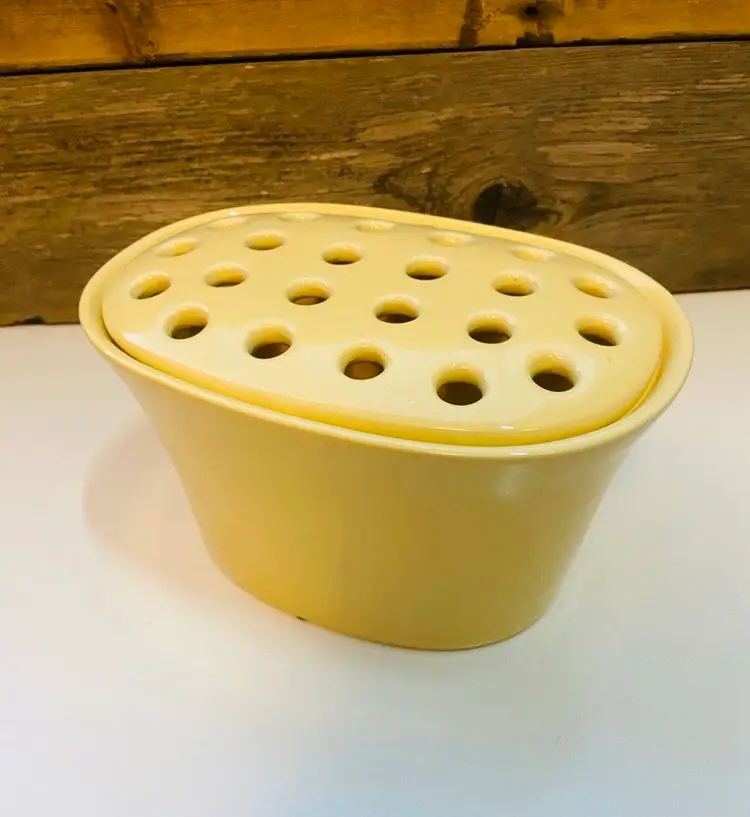 Vintage Ceramic Southern Living Flower Frog 22 Holes CottageCore Farmhouse Country Garden Shabby Chic