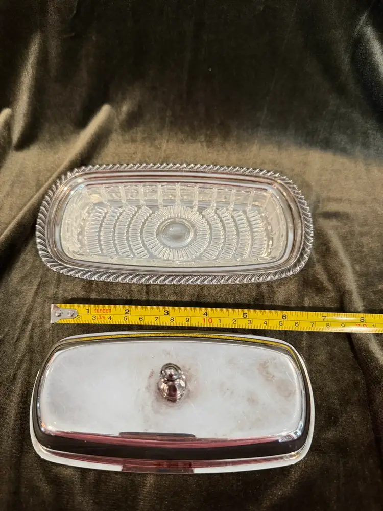 Oneida Fiesta Silverplate Butter Dish with Glass Insert