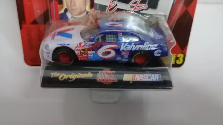 Vintage 1999 Nascar Racing Champions #6 Mark Martin Valvoline, Issue #3, New