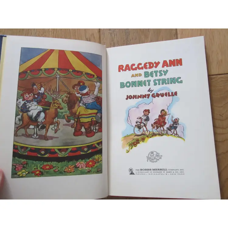 Raggedy Ann and Betsey Bonnet String Johnny Gruelle 1960 good condition