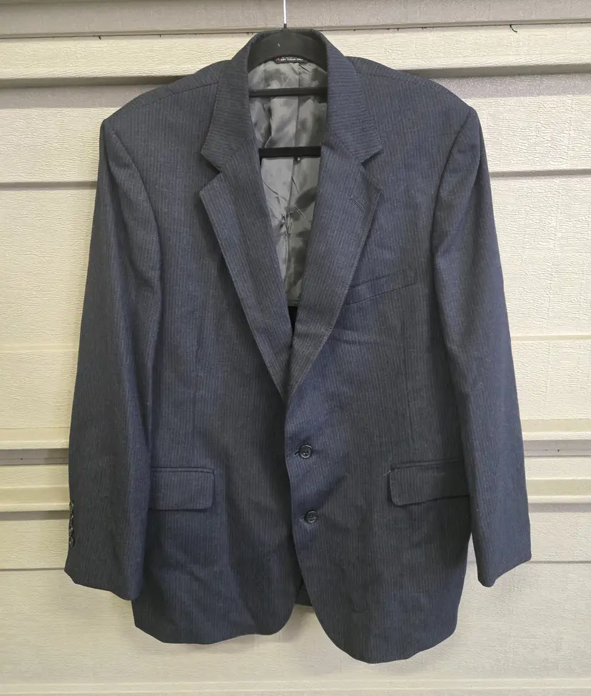 Kingston Men's Two Button Suit Coat Size 46R