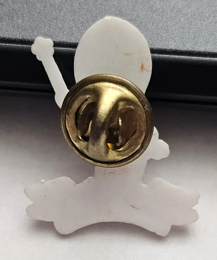 Minot N.D. Magic City Plastic Lapel Hat Pin